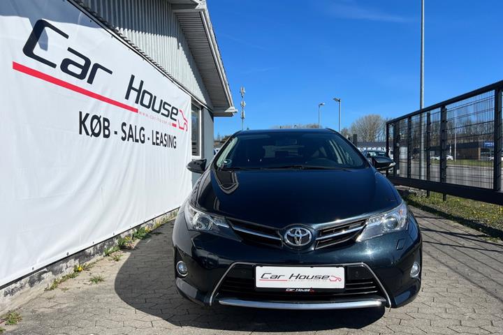 Blå Toyota Auris fra 2014
