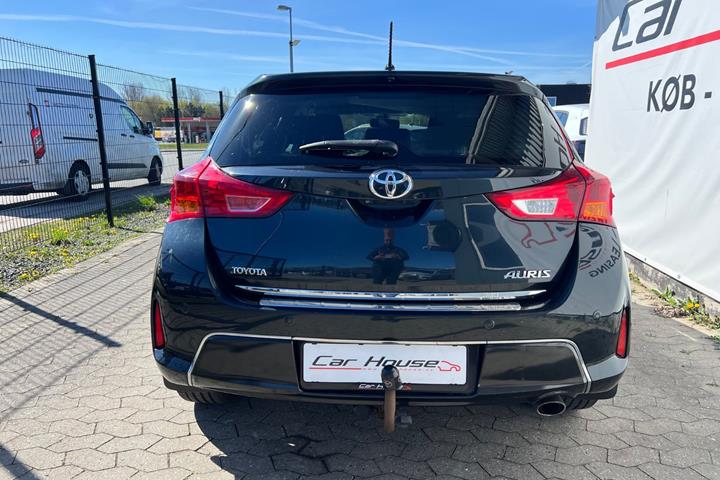 Blå Toyota Auris fra 2014