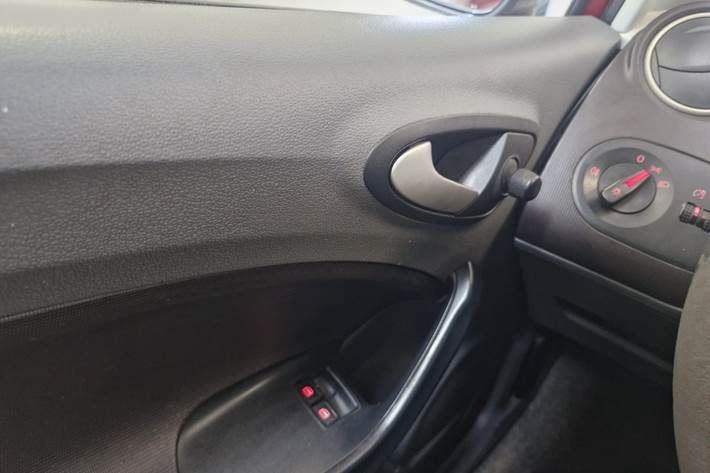 Rød Seat Ibiza fra 2010