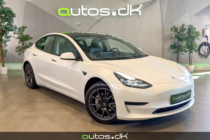 Hvid Tesla Model 3 fra 2021