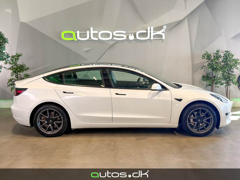 Tesla Model 3 Standard Range+ RWD