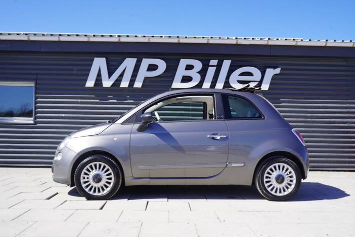 Grå Fiat 500C fra 2013