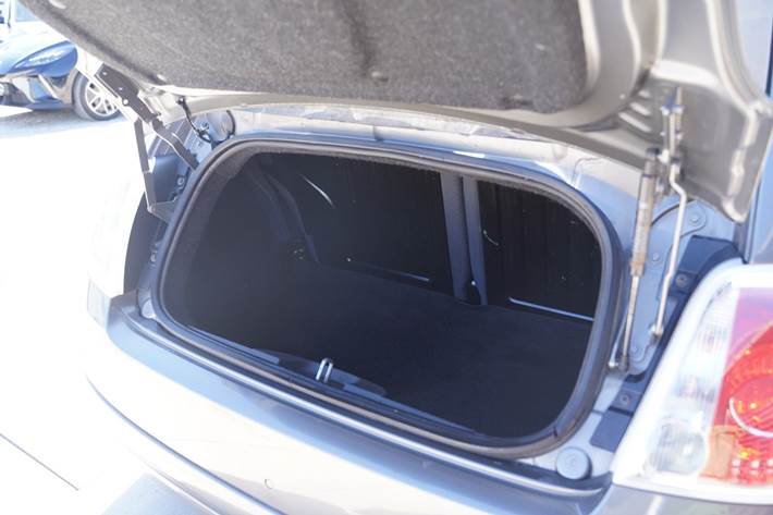 Grå Fiat 500C fra 2013