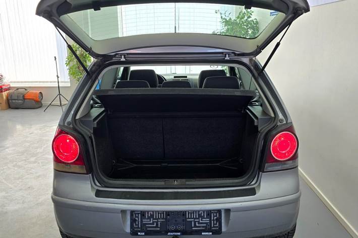 Sølv VW Polo fra 2006