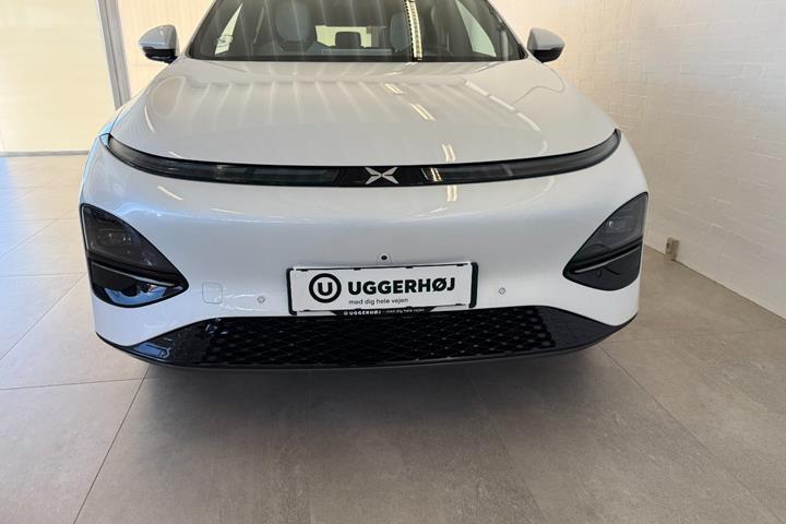 Hvid Xpeng G6 fra 2024 set udefra