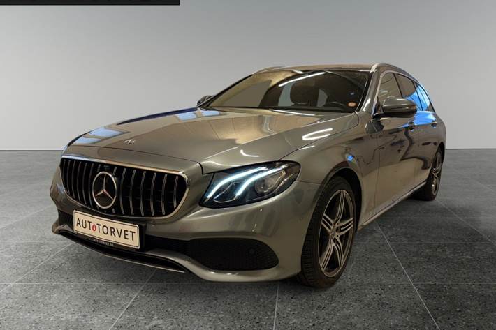 Grå Mercedes E220 d fra 2018