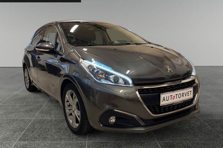 Grå Peugeot 208 fra 2020