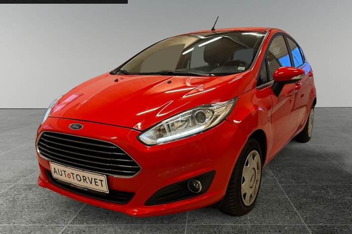 Rød Ford Fiesta fra 2015