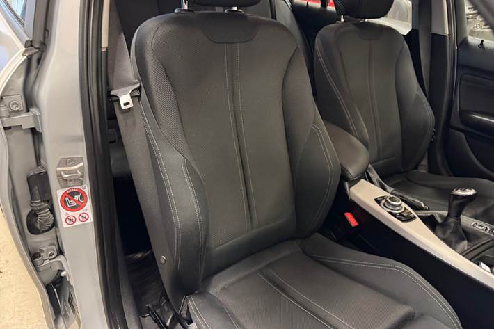 Sølv BMW 116d fra 2017