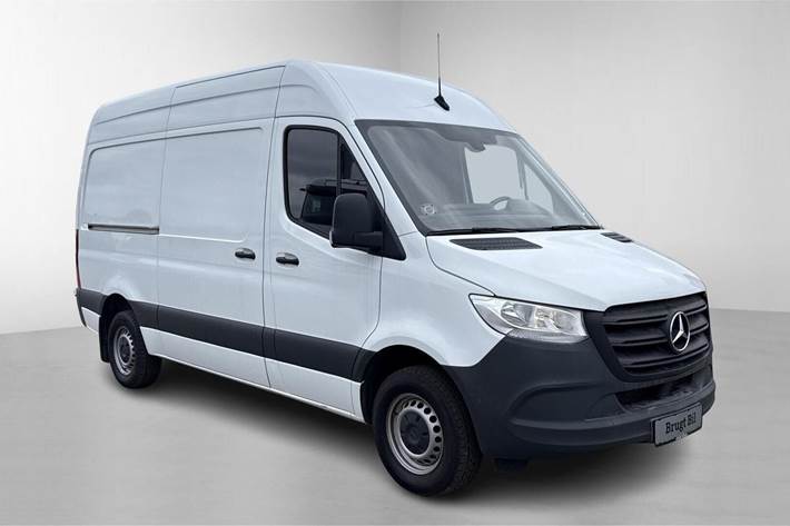 Hvid Mercedes Sprinter 317 fra 2024