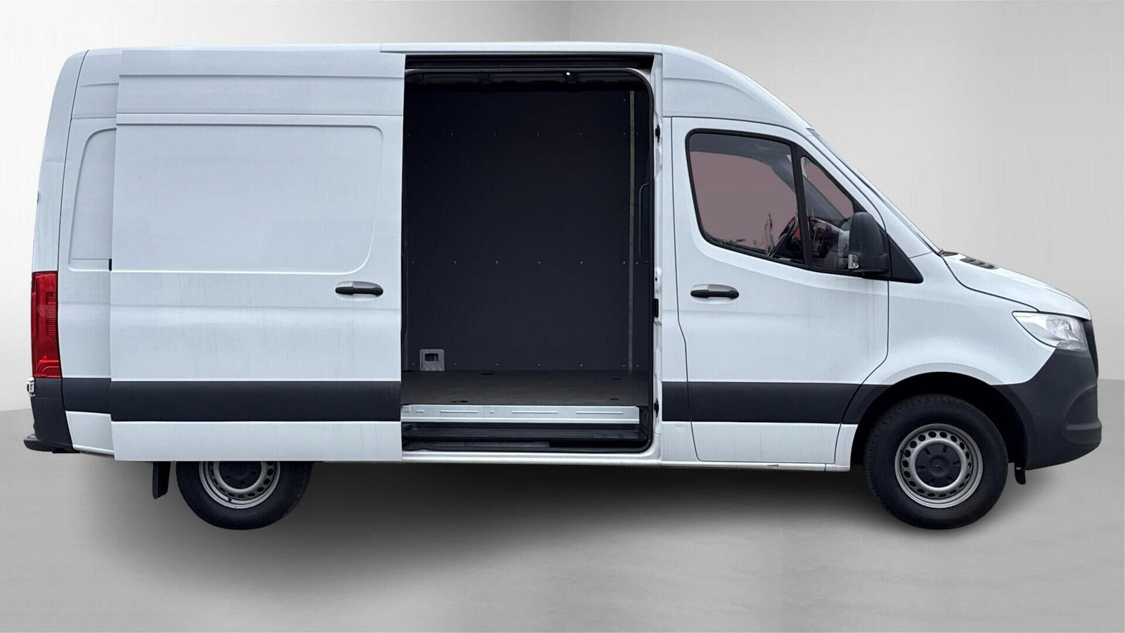 Hvid Mercedes Sprinter 317 fra 2024