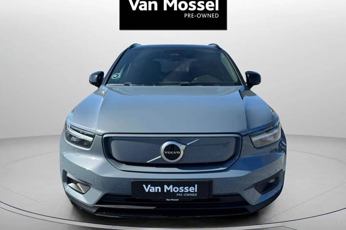 Grå Volvo XC40 fra 2022