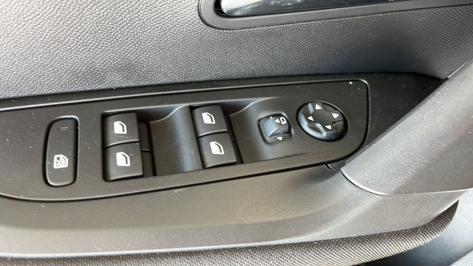 Hvid Peugeot 2008 fra 2024