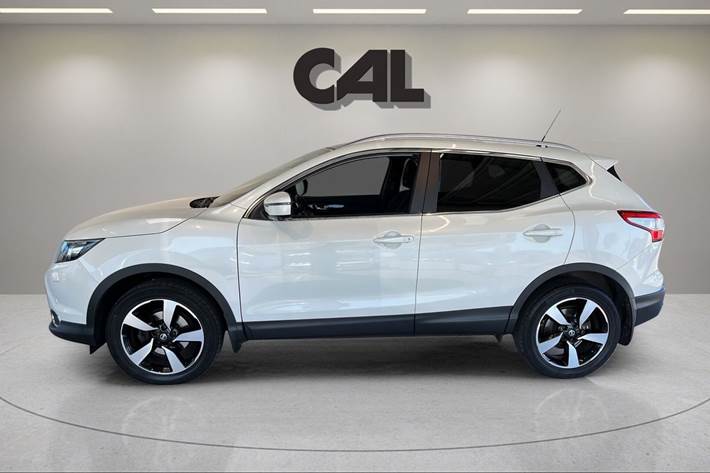 Hvid Nissan Qashqai fra 2017