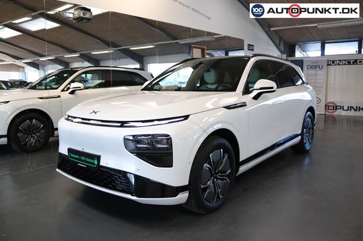 Hvid Xpeng G9 fra 2024