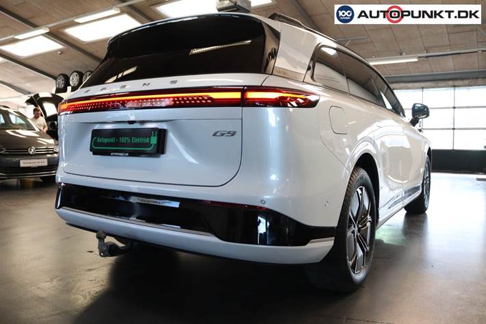 Hvid Xpeng G9 fra 2024