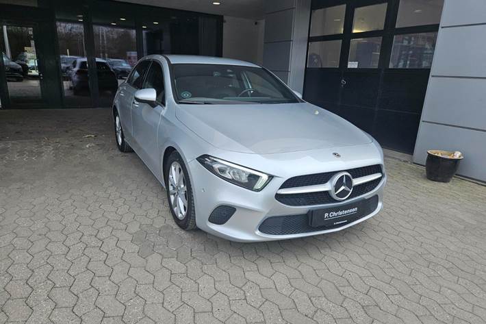 Sølv Mercedes A200 d fra 2020