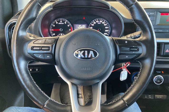 Beige Kia Picanto fra 2018