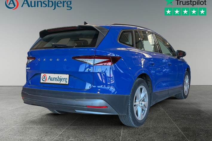 Blå Skoda Enyaq fra 2023
