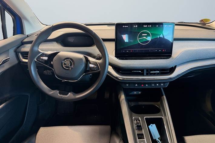 Blå Skoda Enyaq fra 2023