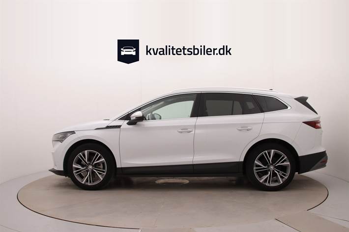 Hvid Skoda Enyaq fra 2022