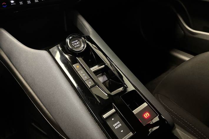 Blå Alfa Romeo Junior fra 2025