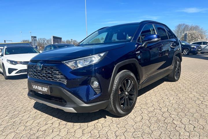Blå Toyota RAV4 fra 2021
