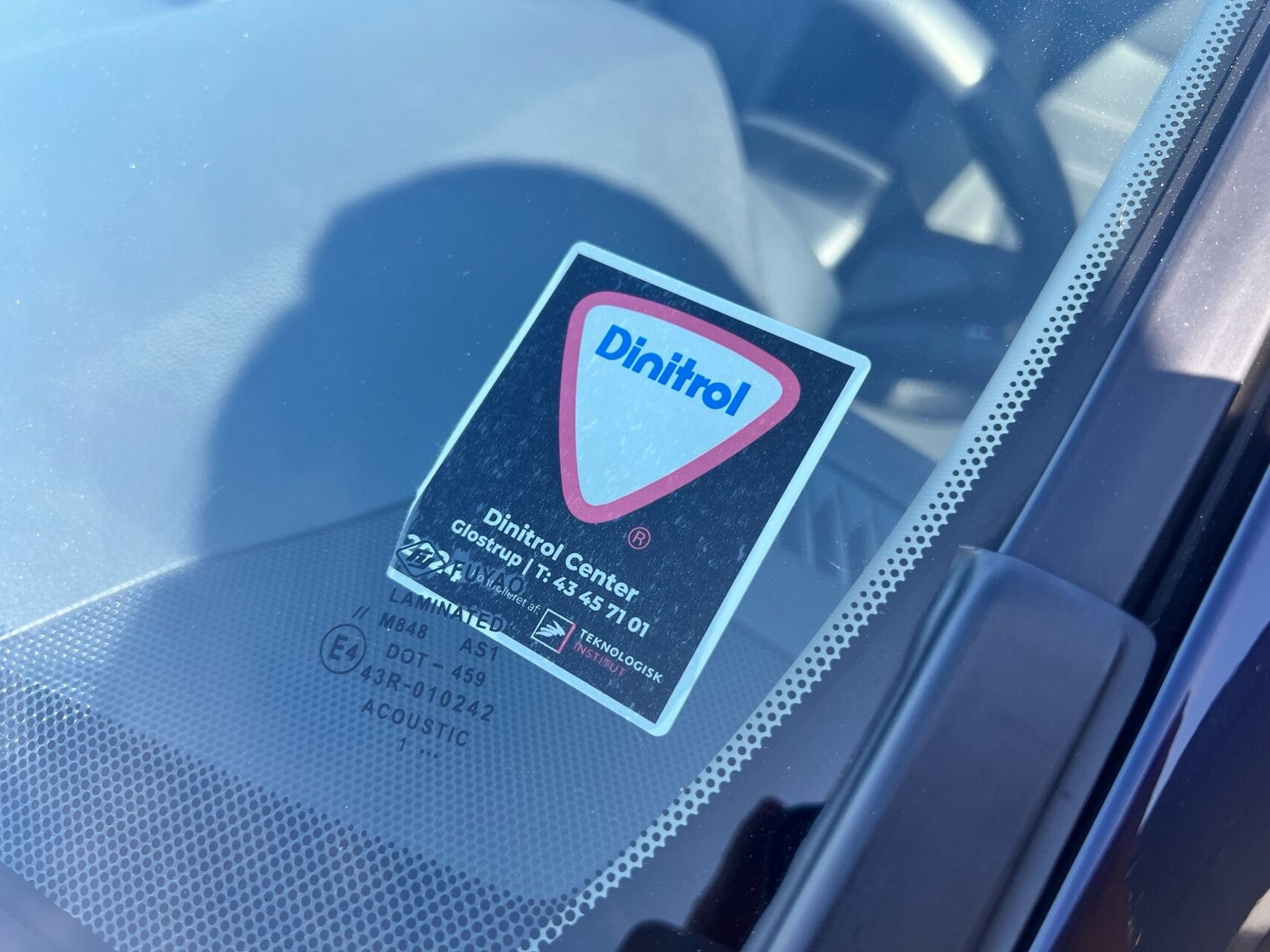 Blå Toyota RAV4 fra 2021