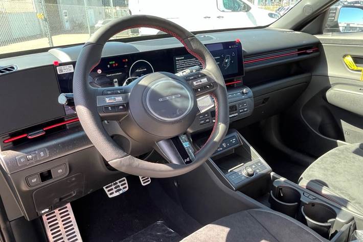 Grå Hyundai Kona fra 2026