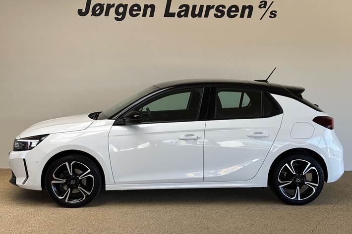 Hvid Opel Corsa fra 2024