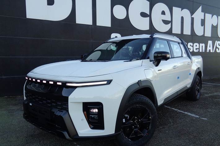 Blå KGM Musso EV fra 2026