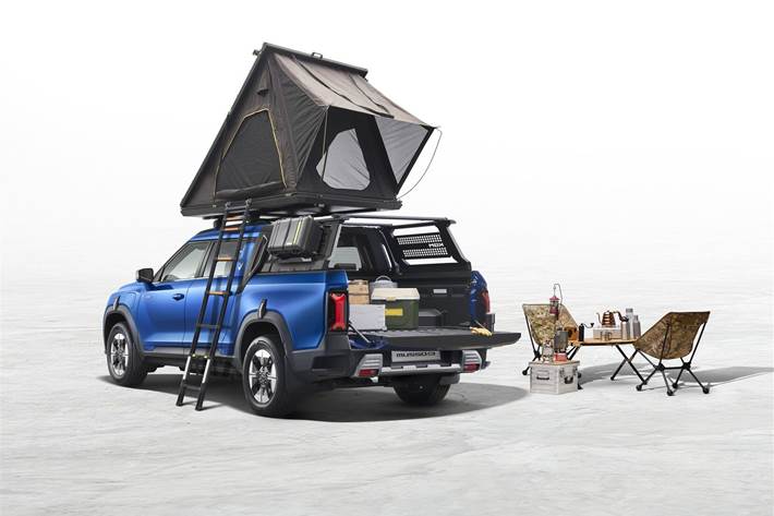 Blå KGM Musso EV fra 2026