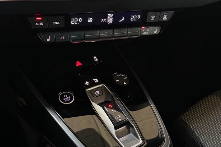 Hvid Audi Q4 e-tron fra 2023