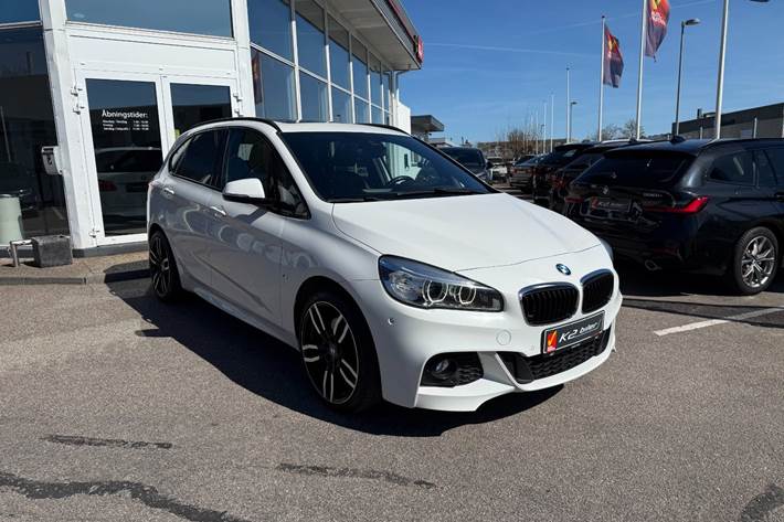 Hvid BMW 225xe fra 2017