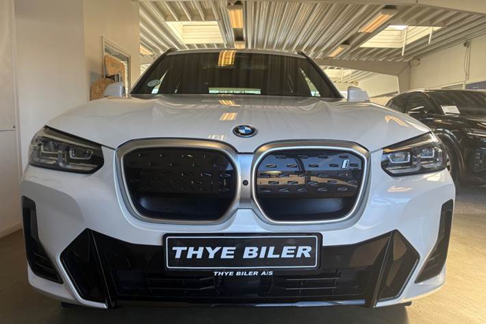 Hvid BMW iX3 fra 2022