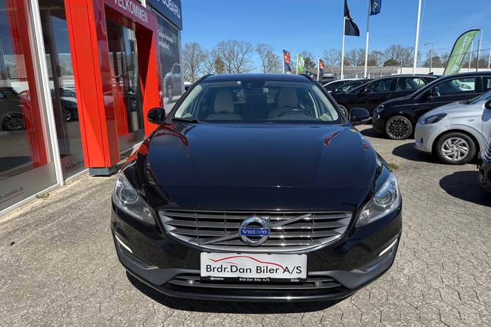 Sort Volvo V60 fra 2016