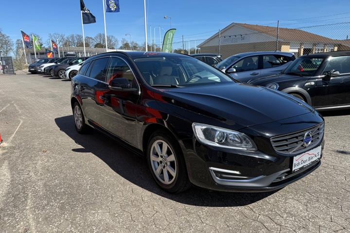 Sort Volvo V60 fra 2016