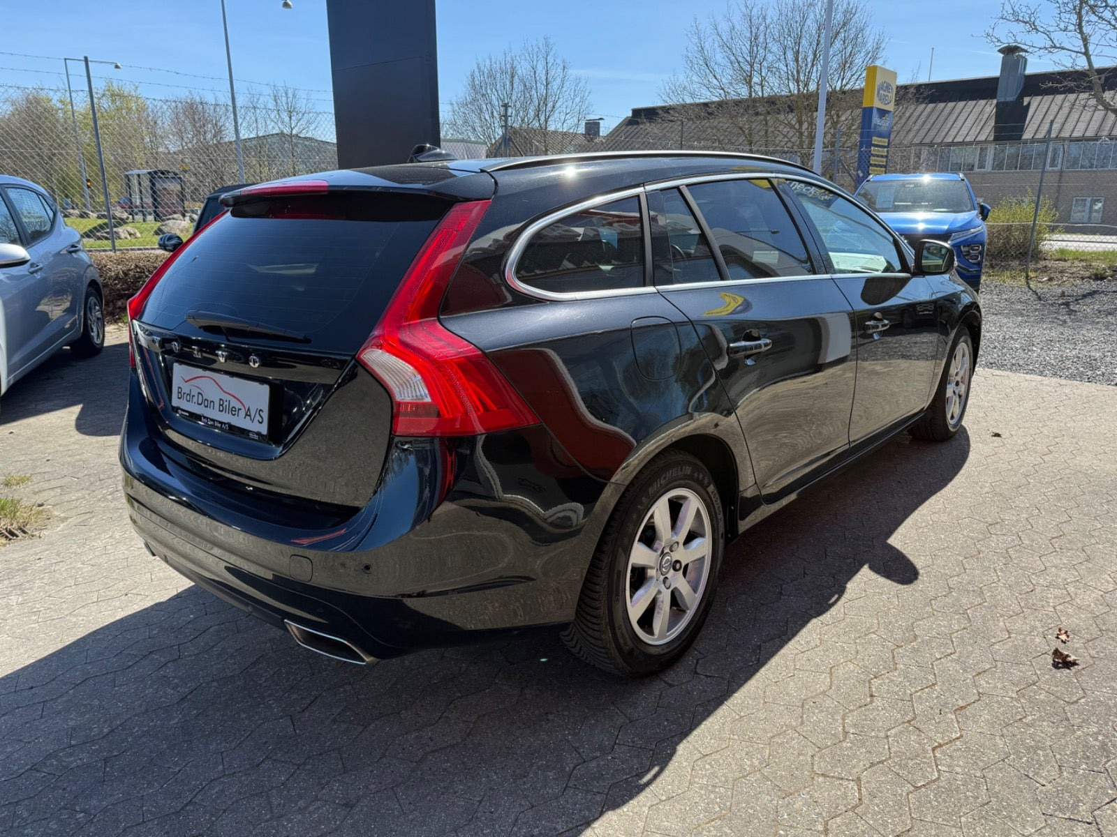 Sort Volvo V60 fra 2016