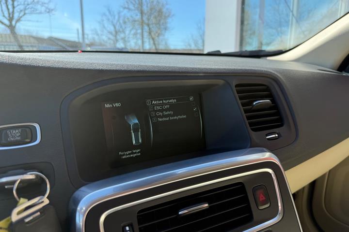 Sort Volvo V60 fra 2016