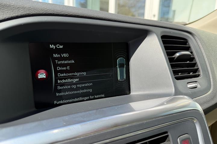 Sort Volvo V60 fra 2016