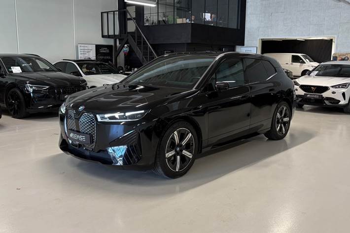 Sort BMW iX fra 2023