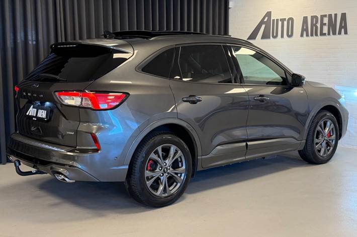 Grå Ford Kuga fra 2020