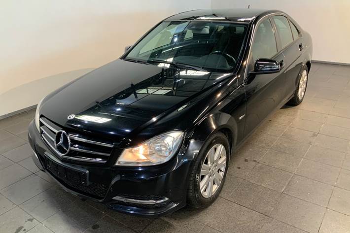 Sort Mercedes C220 fra 2011
