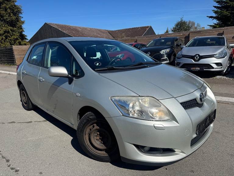 Toyota Auris 1,4 D-4D T2