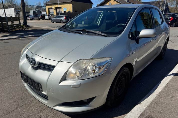 undefined Toyota Auris fra 2010