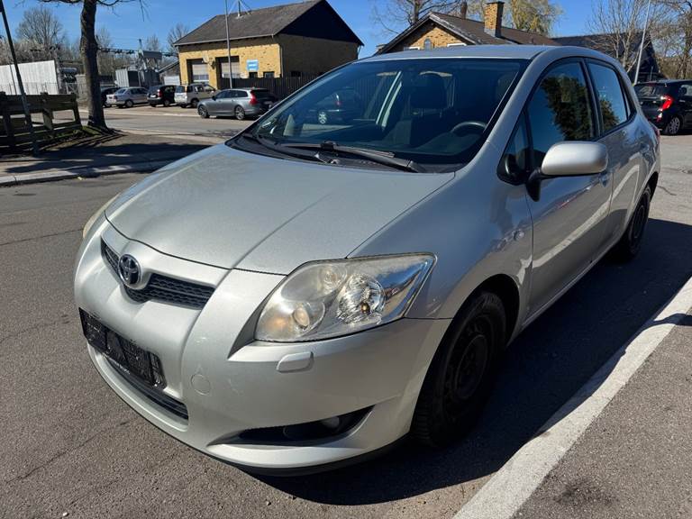 Toyota Auris 1,4 D-4D T2