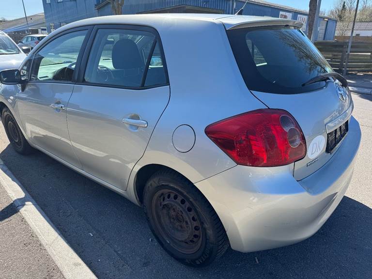 Toyota Auris 1,4 D-4D T2
