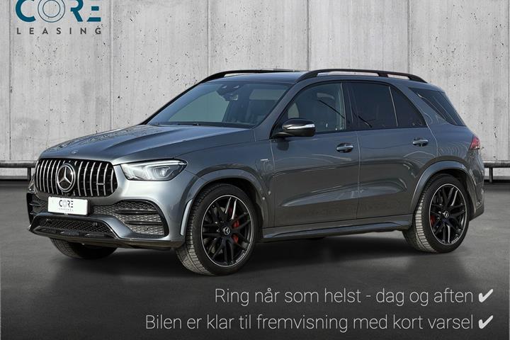 Sølv Mercedes GLE53 fra 2022 set udefra
