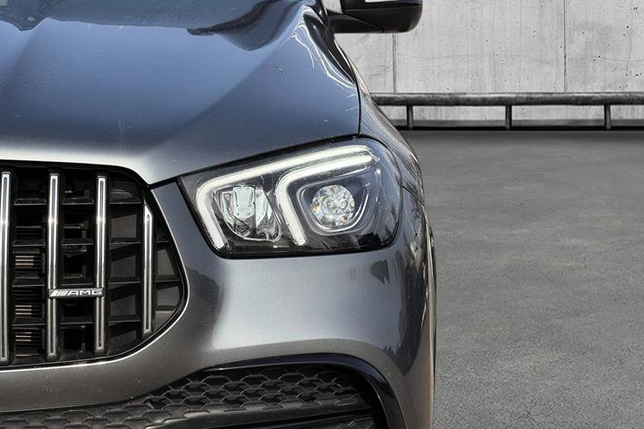 Sølv Mercedes GLE53 fra 2022