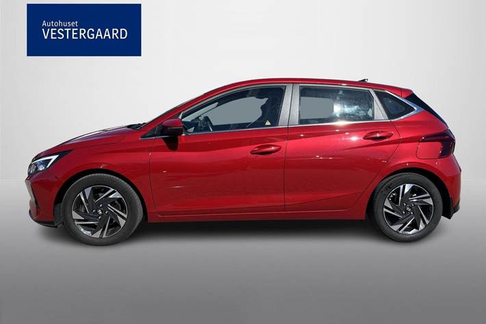 Rød Hyundai i20 fra 2022